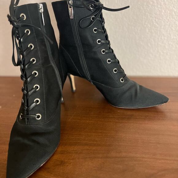 Gianvito Rossi Lace-Up Pointed Toe Bootie Ankle Heels Size 7 - Picture 3 of 6